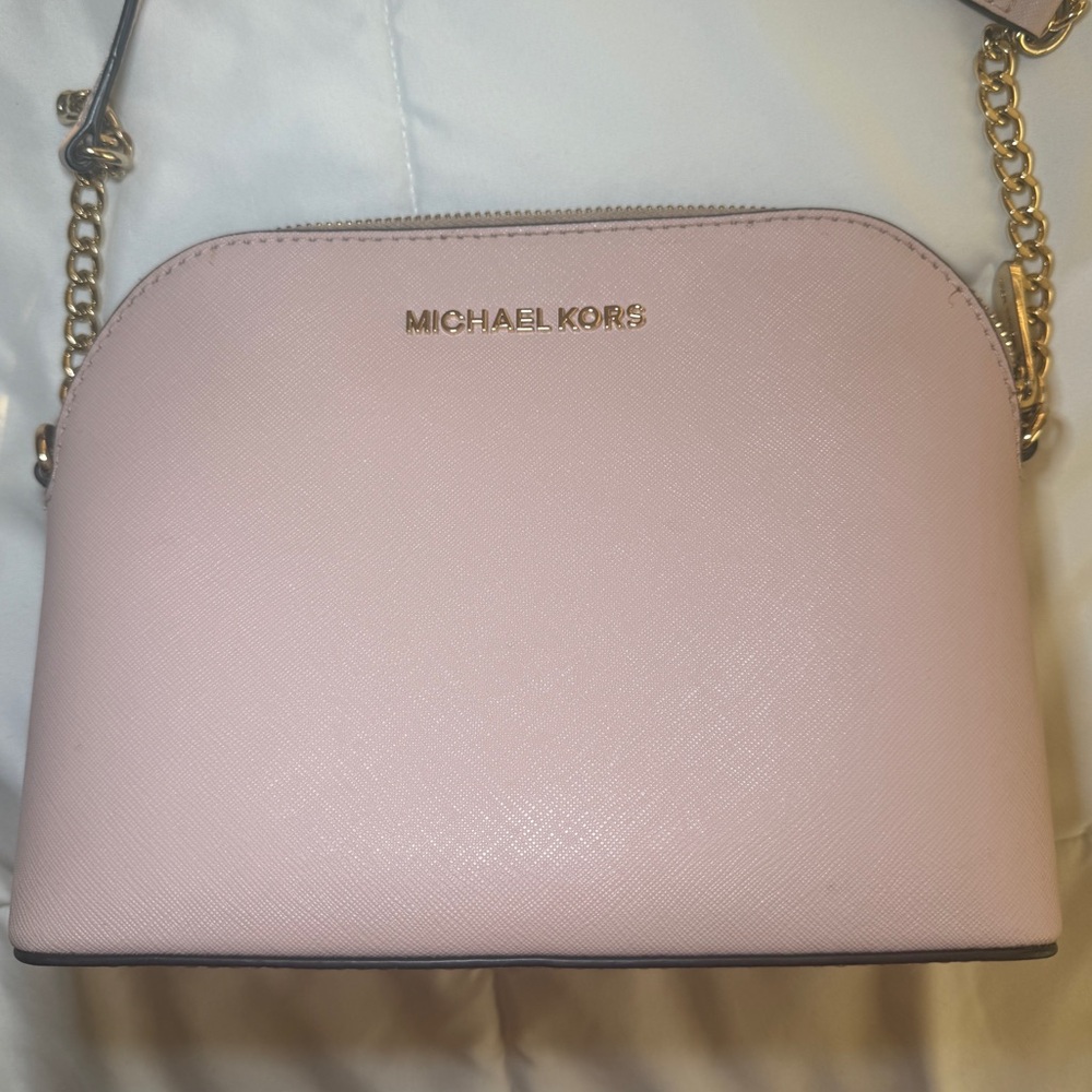 Michael Kors Cindy Dome Saffaino Leather Crossbody Bag in Pastel Pink